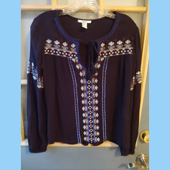 Forever 21 Tops - *Boho* Forever 21 Navy Keyhole Boho Blouse S